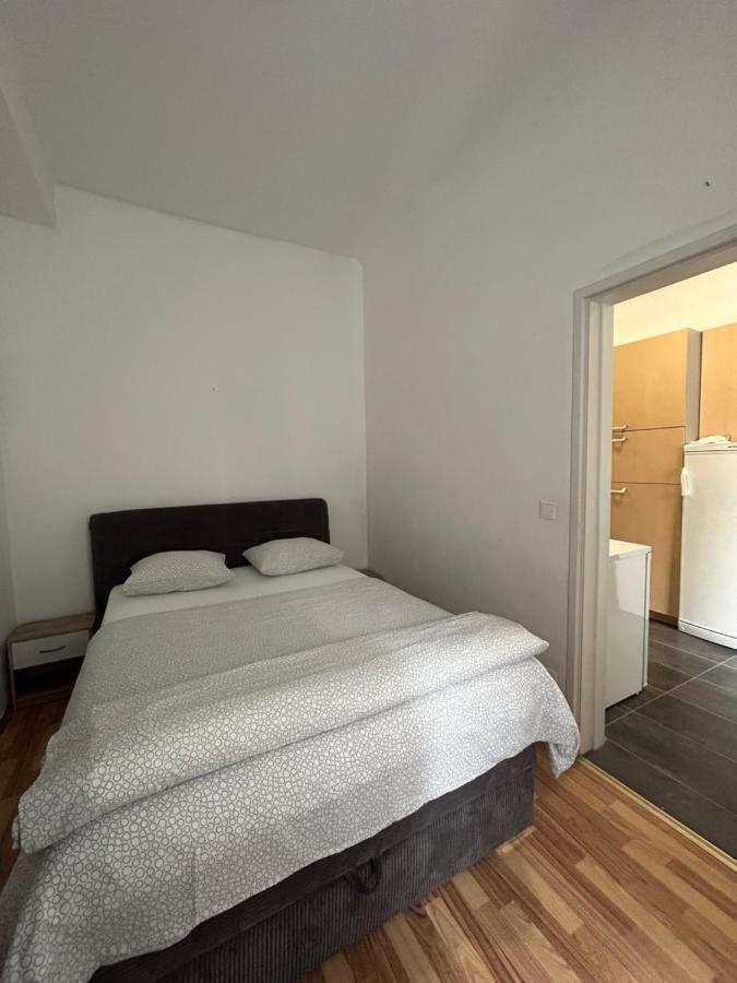וינה Dom Apartment מראה חיצוני תמונה
